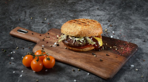 ФНС поднимет ставку НДС на гамбургеры до 20%